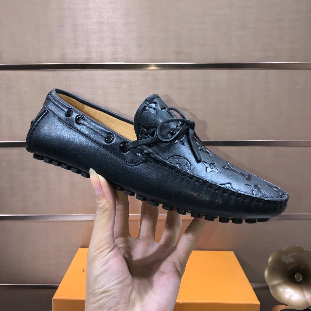 Men's men's shoes 💰420💰 [LV Doudou Shoes] (sheepskin lining) new model is on the market, available on the official website. The new Doudou shoes are processed into single-color materials, and the uppers are made of imported cowhide material. The body of the shoe is fully hemmed with mark thread, and is lined with imported original cowhide leather. The elegant shoe shape is super suitable for all-matching, and the size is 38-44.